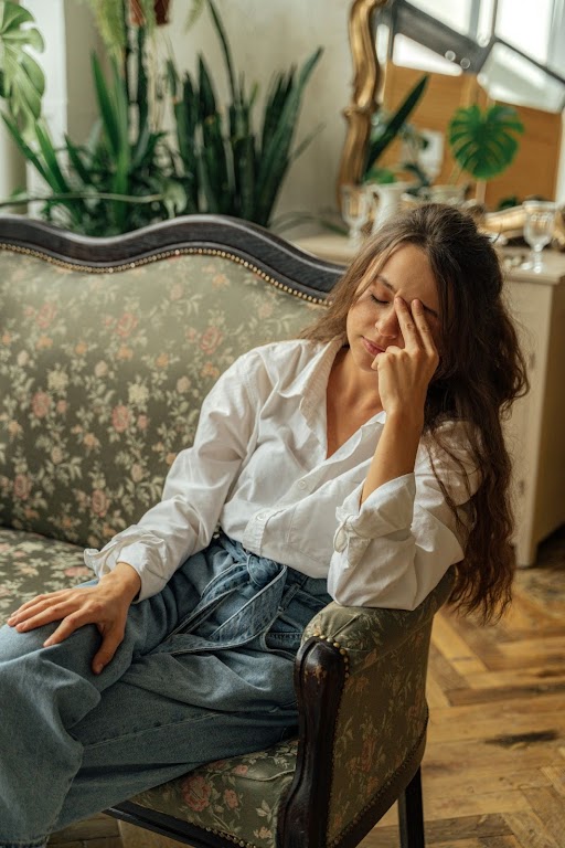 Calm indoor relaxation moment